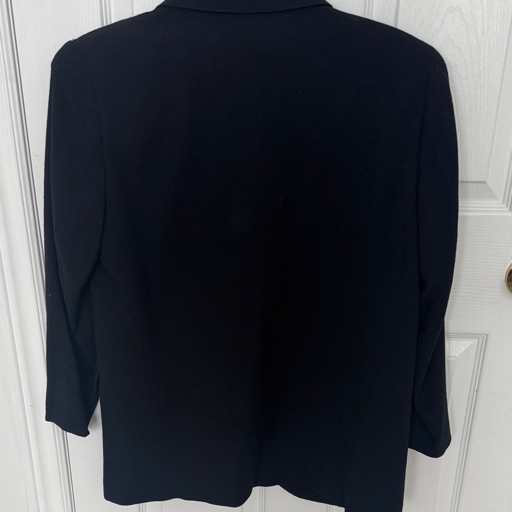 Classic Black Women’s Blazer - Picture 5 of 6